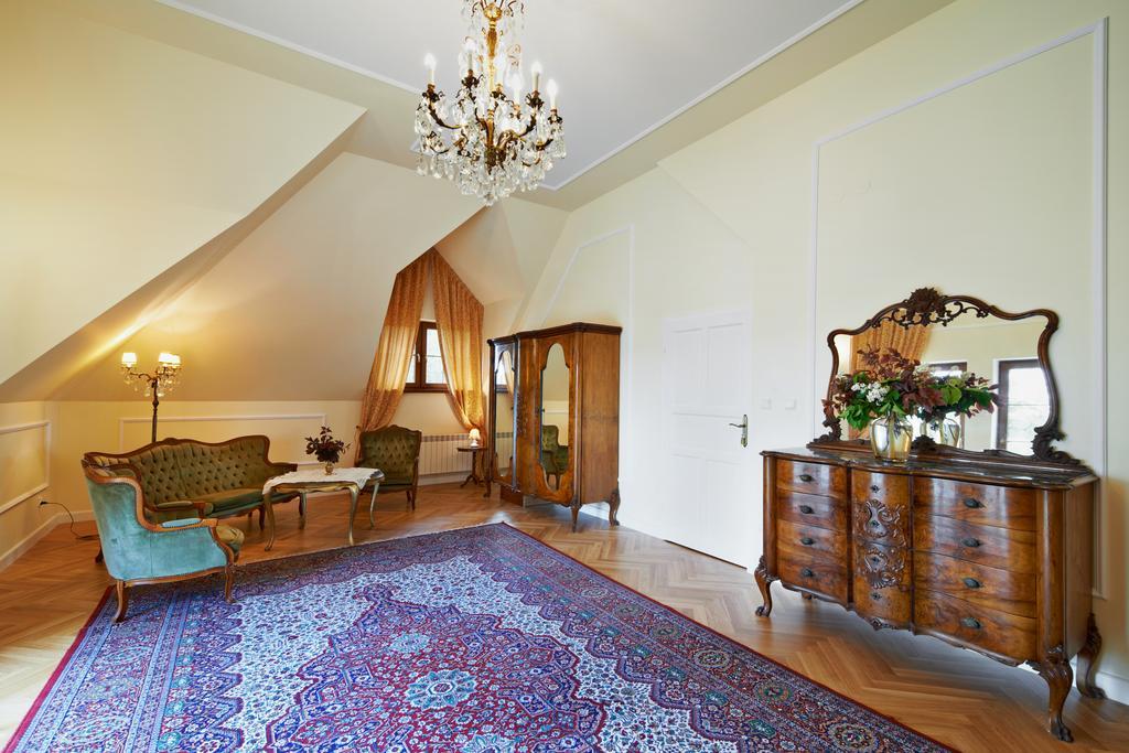 Bialki Dolne Dwor Osmolice B&B 외부 사진