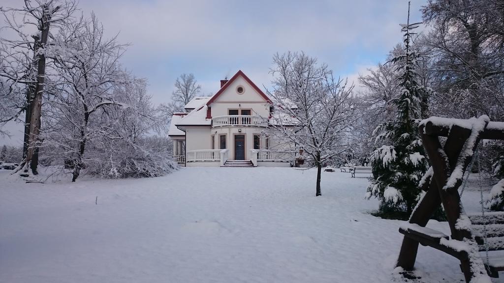 Bialki Dolne Dwor Osmolice B&B 외부 사진