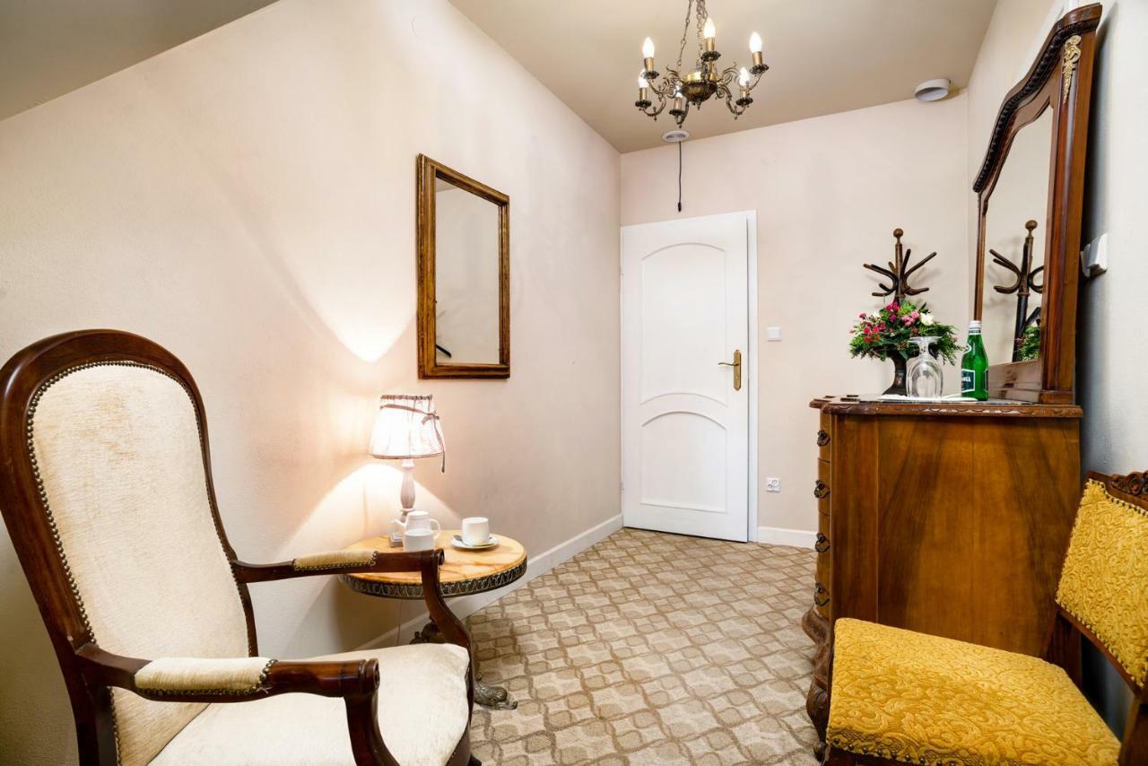Bialki Dolne Dwor Osmolice B&B 외부 사진